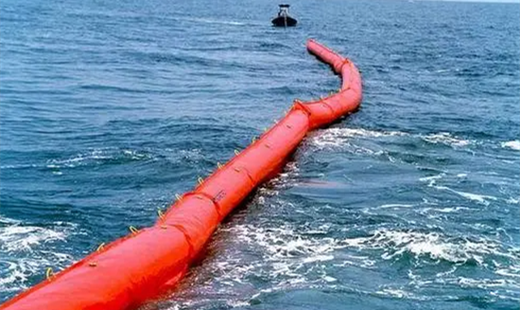 日照海事给船舶加油装上“电子围油栏” 可第一时间发现并处置油品泄漏